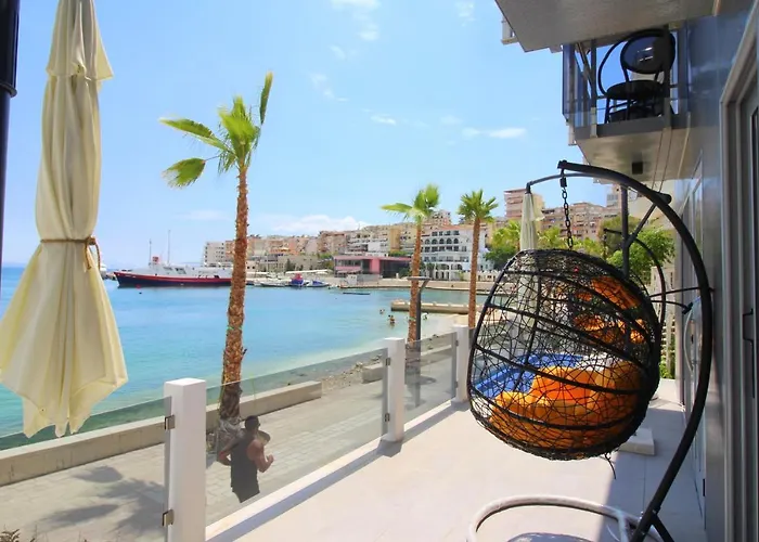 Yacht Villa
