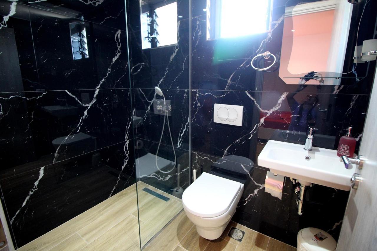 Yacht Appartement Saranda